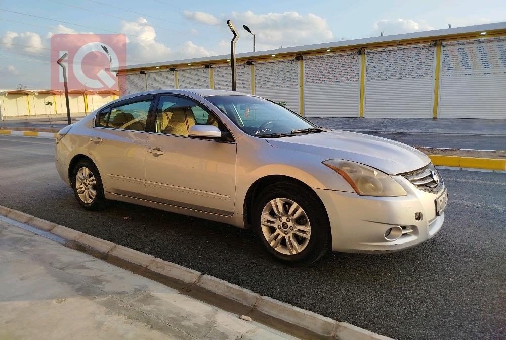 نيسان ألتيما